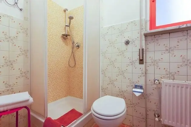 Economy Tek Büyük veya İki Ayrı Yataklı Oda, Ortak Banyo