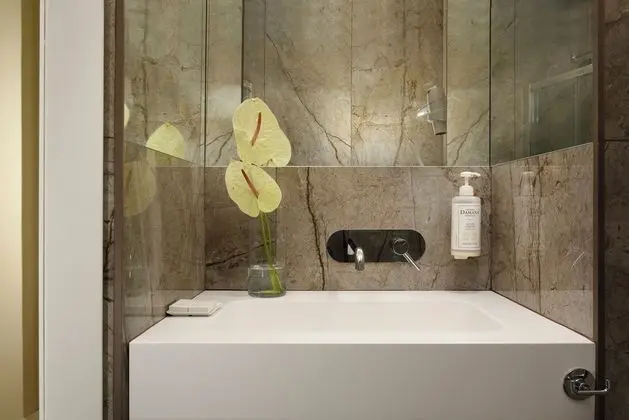 Design Tek Büyük Yataklı Oda, Sigara İçilmez