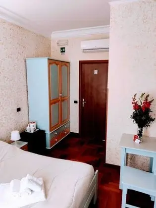 Üç Kişilik Oda