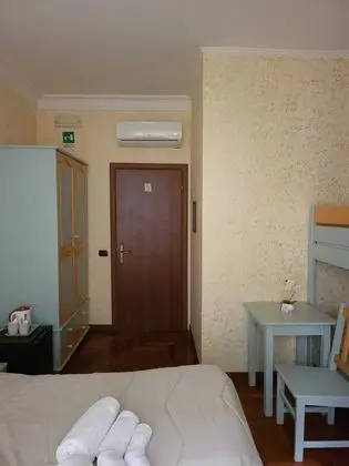 Üç Kişilik Oda
