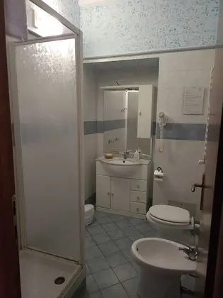 Üç Kişilik Oda