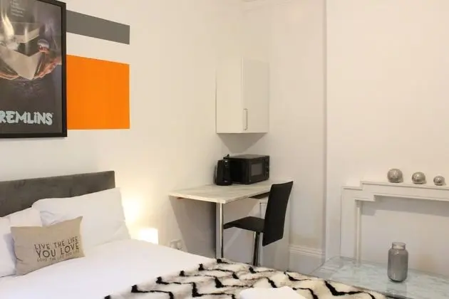 Comfort Tek Büyük Yataklı Oda