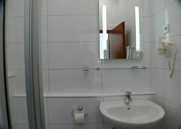 Büyük Yataklı Tek Kişilik Oda
