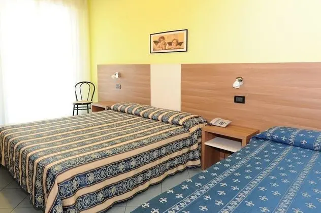 Üç Kişilik Oda