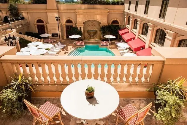 Süit, 1 En Büyük (King) Boy Yatak, Balkon, Havuz Manzaralı (Caroline Astor)