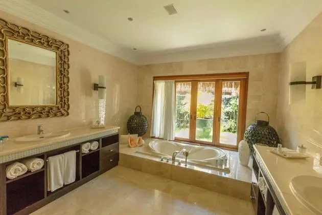 Royal Villa, 3 Yatak Odası, Plaj Manzaralı (Royal Estate)