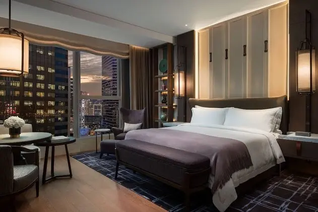 Room, 1 King Bed, City View, Corner (Grand Deluxe)