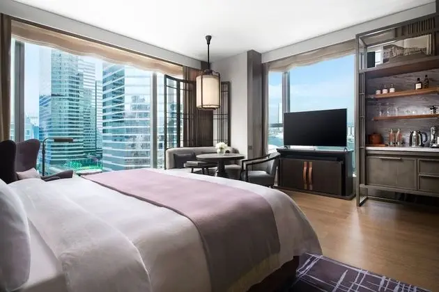 Room, 1 King Bed, City View, Corner (Grand Deluxe)