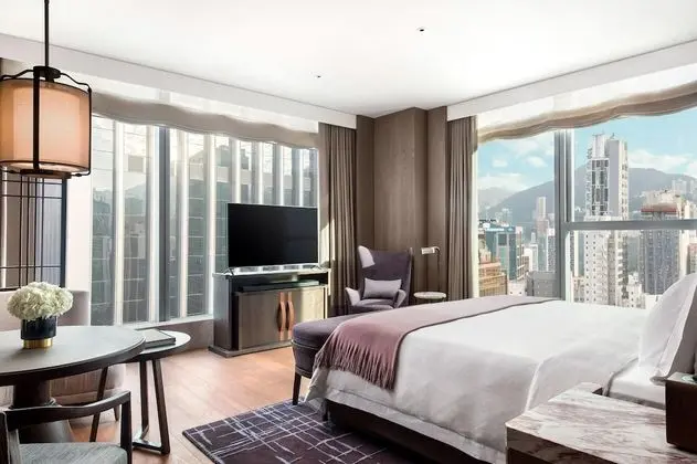 Room, 1 King Bed, Harbor View, Corner (Partial Harbour View)