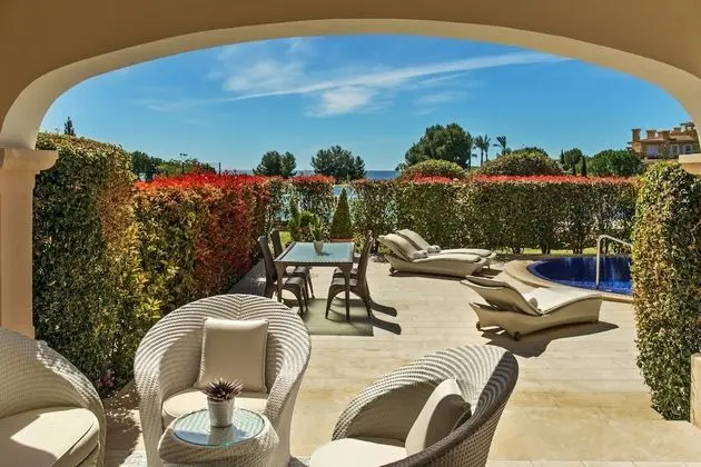Süit, 1 Yatak Odası, Bahçe Manzaralı (Blue Oasis,1 Bedroom Larger)