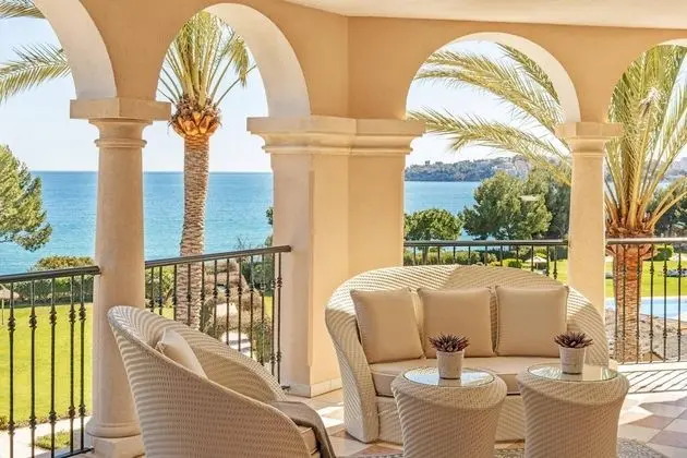 Süit, 1 Yatak Odası, Balkon (Diamond,1 Bedroom Larger,Seafront)