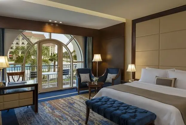 Deluxe Oda, 1 En Büyük (King) Boy Yatak, Balkon, Havuz Manzaralı