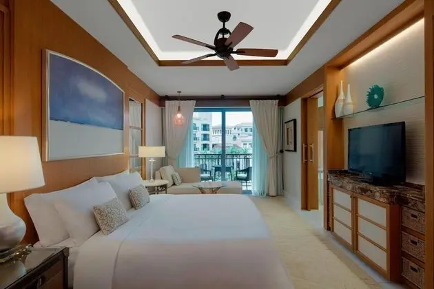 St Regis, Superior Oda, 1 En Büyük (King) Boy Yatak, Balkon, Bahçe Manzaralı