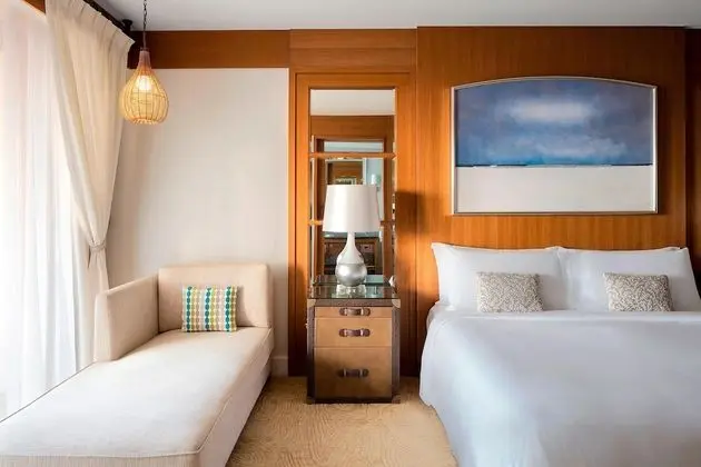 St Regis, Superior Oda, 1 En Büyük (King) Boy Yatak, Balkon, Bahçe Manzaralı