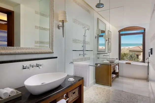 St Regis, Superior Oda, 1 En Büyük (King) Boy Yatak, Balkon, Kısmi Deniz Manzaralı