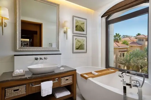 St Regis, Superior Oda, 2 Büyük (Queen) Boy Yatak, Balkon, Bahçe Manzaralı