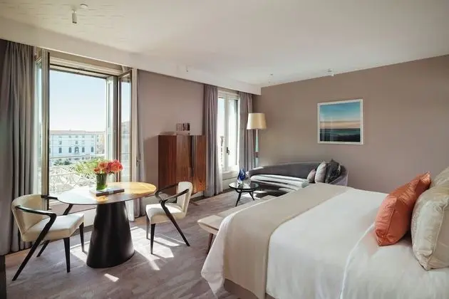 Grand Oda, 1 En Büyük (King) Boy Yatak, Kanal Manzaralı