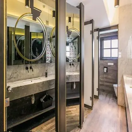 Cabin M, Window, Shared Bathroom, 13 hours only: 7PM-8AM
