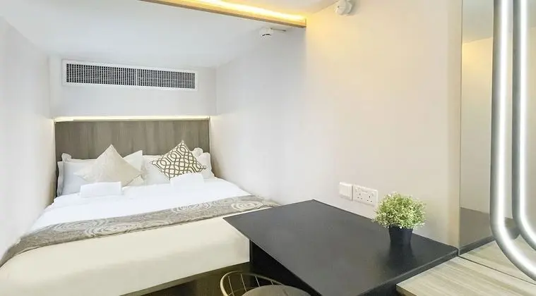 Cabin M, Window, Shared  Bathroom, 7 hours only: 10AM-5PM
