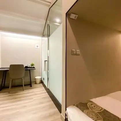 Tek Büyük Yataklı Oda (Window, SHORT OVER NIGH,13HR: 6PM-7AM)