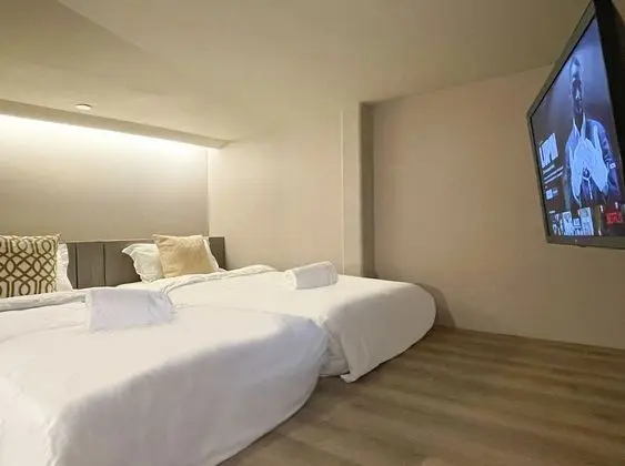 Cabin M, Twin, Shared Bathroom