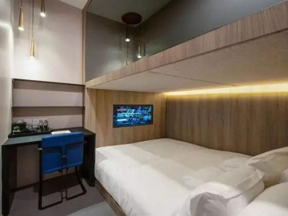 Cabin M, Shared bathroom