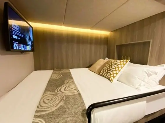 Cabin M, Shared bathroom