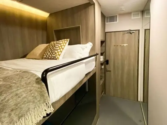 Cabin M, Shared bathroom