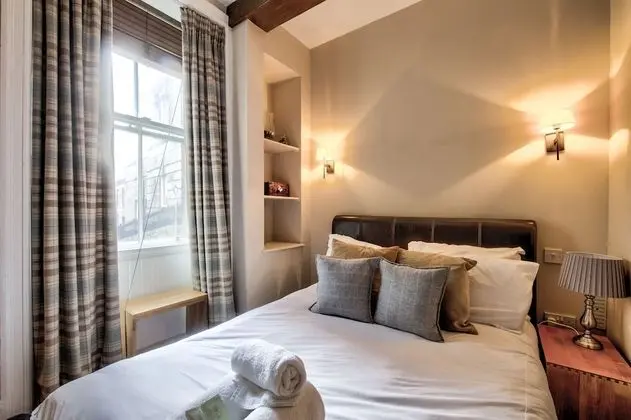 Stylish Stockbridge Apartment