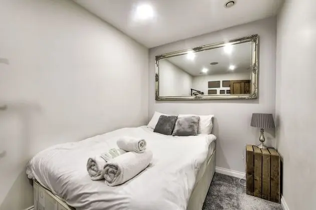 Stylish Stockbridge Apartment