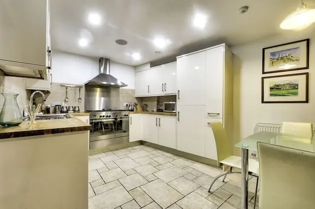 Stylish Stockbridge Apartment