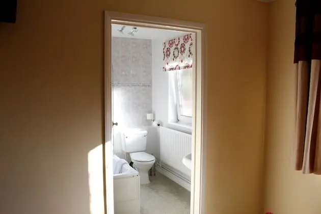 Tek Büyük Yataklı Oda, Banyolu/Duşlu, Zemin Kat