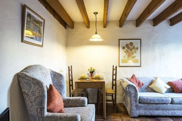 Traditional Apart Daire