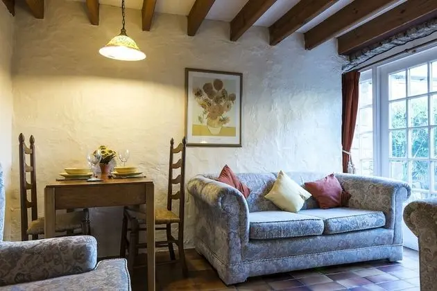 Traditional Apart Daire