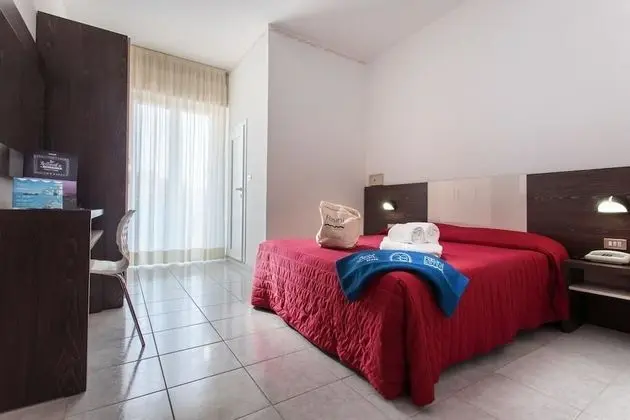 Basic Tek Büyük veya İki Ayrı Yataklı Oda