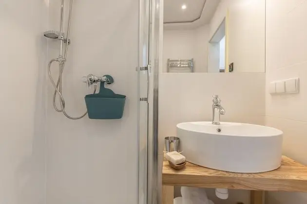 Business Üç Kişilik Oda, 1 Yatak Odası