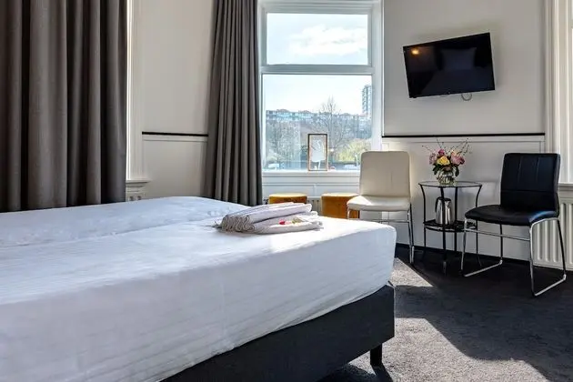 Basic Tek Büyük Yataklı Oda