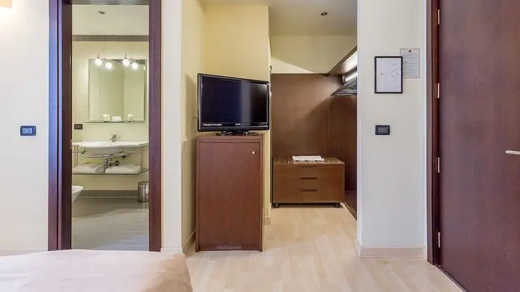 Business Oda, 1 Çift Kişilik Yatak