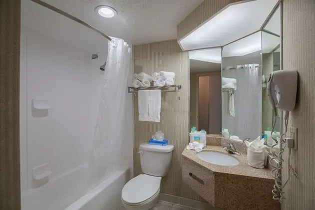 Corner King City Side Room