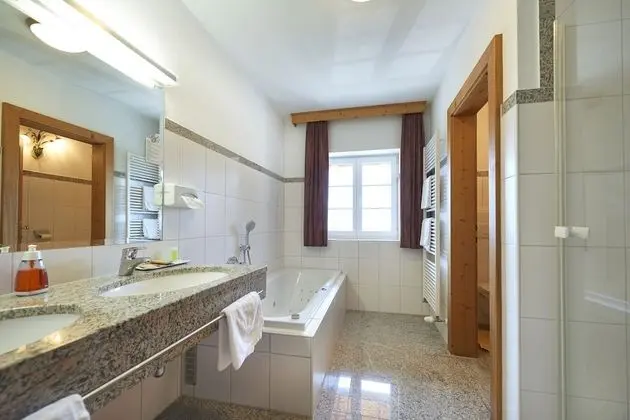 Classic Tek Büyük Yataklı Oda, 1 En Büyük (King) Boy Yatak ve Çekyat, Göl Manzaralı