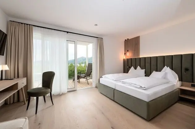 Signature Tek Büyük Yataklı Oda, 1 En Büyük (King) Boy Yatak ve Çekyat, Göl Manzaralı, Göl Kenarı