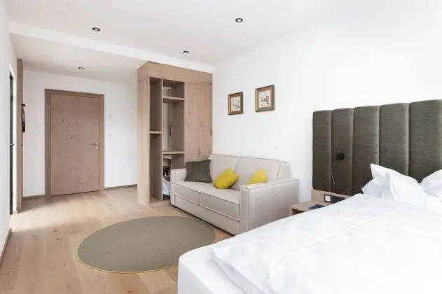 Signature Tek Büyük Yataklı Oda, 1 En Büyük (King) Boy Yatak ve Çekyat, Göl Manzaralı, Göl Kenarı