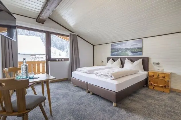 Tek Büyük Yataklı Oda