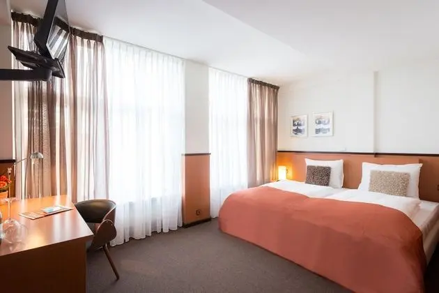 Tek Büyük Yataklı Oda