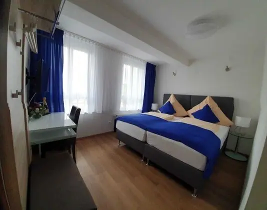 Business Tek Büyük Yataklı Oda