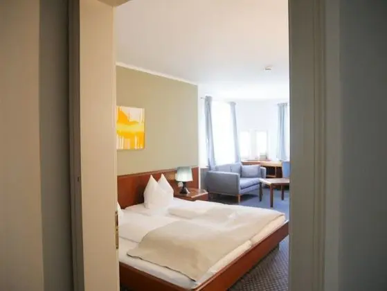 Comfort Tek Büyük Yataklı Oda