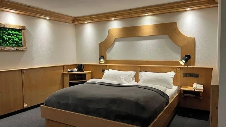 Premium Tek Büyük Yataklı Oda