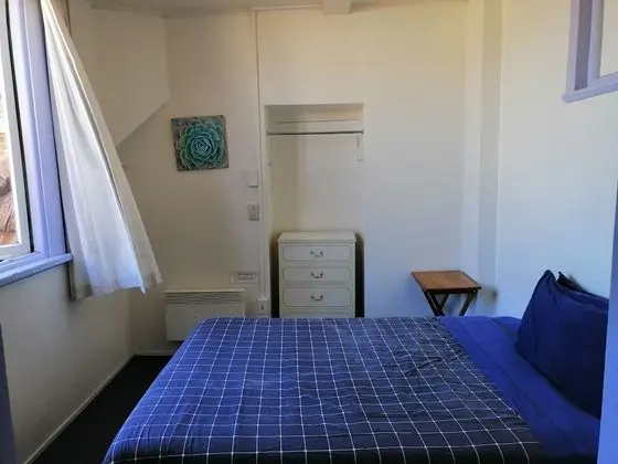 Tek Büyük Yataklı Oda, Ortak Banyo