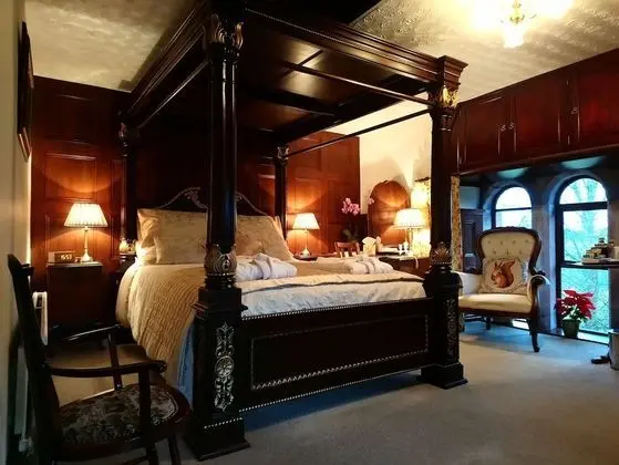 Luxury Tek Büyük Yataklı Oda, Banyolu/Duşlu (Four poster)
