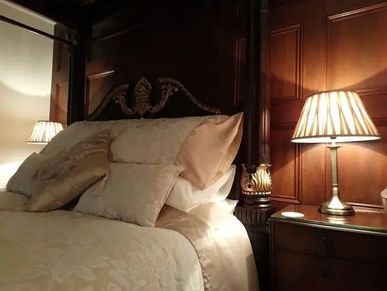 Luxury Tek Büyük Yataklı Oda, Banyolu/Duşlu (Four poster)